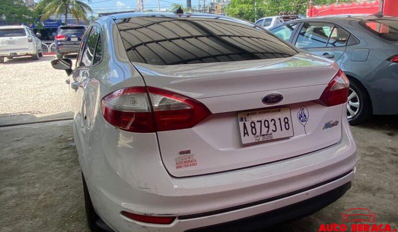 FORD FIESTA SE 2014 lleno