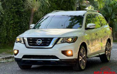 NISSAN PATHFINDER SV 4×4  2017