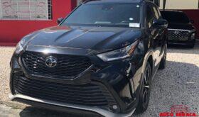 TOYOTA HIGHLANDER XSE 2022 NEGRO