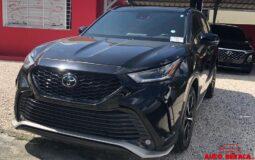 TOYOTA HIGHLANDER XSE 2022 NEGRO