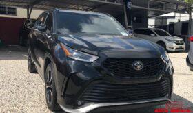 TOYOTA HIGHLANDER XSE 2022 NEGRO