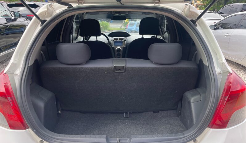 TOYOTA VITS 2010 lleno