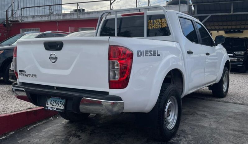 Nissan Frontier 2021 lleno